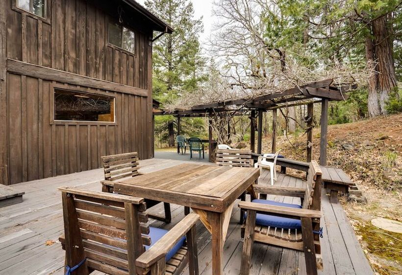 Peaceful Applegate River Valley Sanctuary!