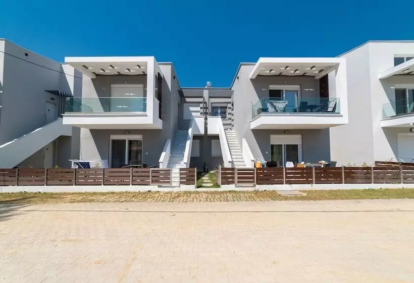 Majatalo Kleoniki & Irida Residential Complexes