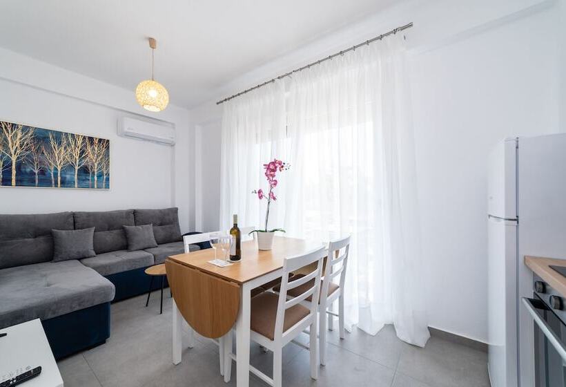 펜션 Kleoniki & Irida Residential Complexes