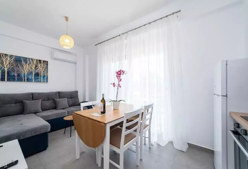 Majatalo Kleoniki & Irida Residential Complexes