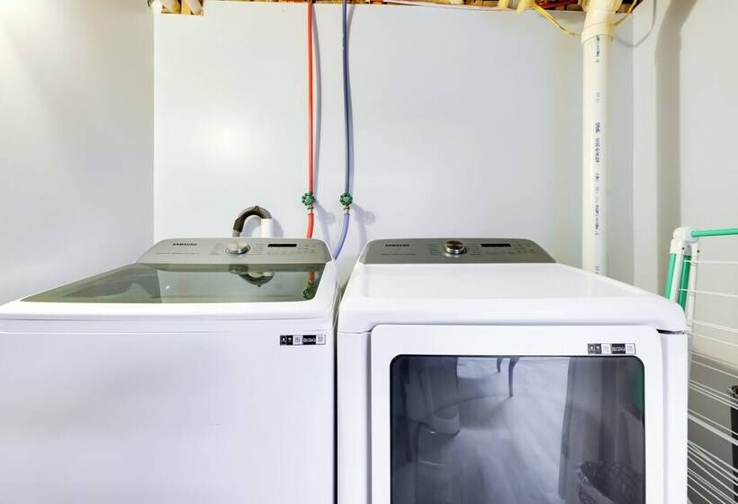 8 Mi To Tobyhanna State Park: Poconos Home!