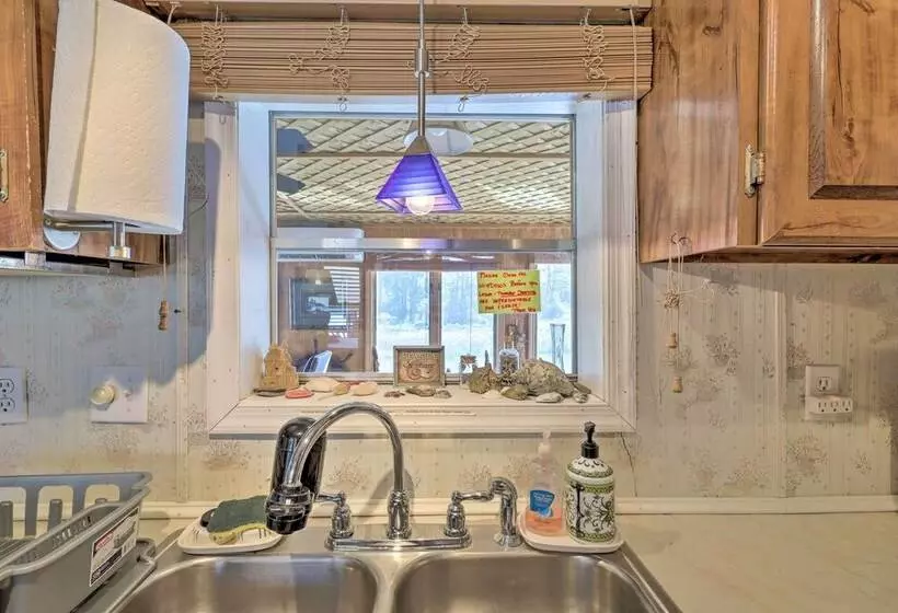 Quaint Chincoteague Island Hideaway W/ 2 Porches!