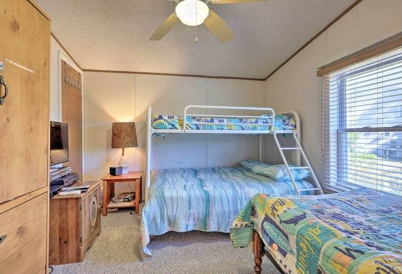 Quaint Chincoteague Island Hideaway W/ 2 Porches!