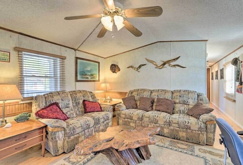 Quaint Chincoteague Island Hideaway W/ 2 Porches!