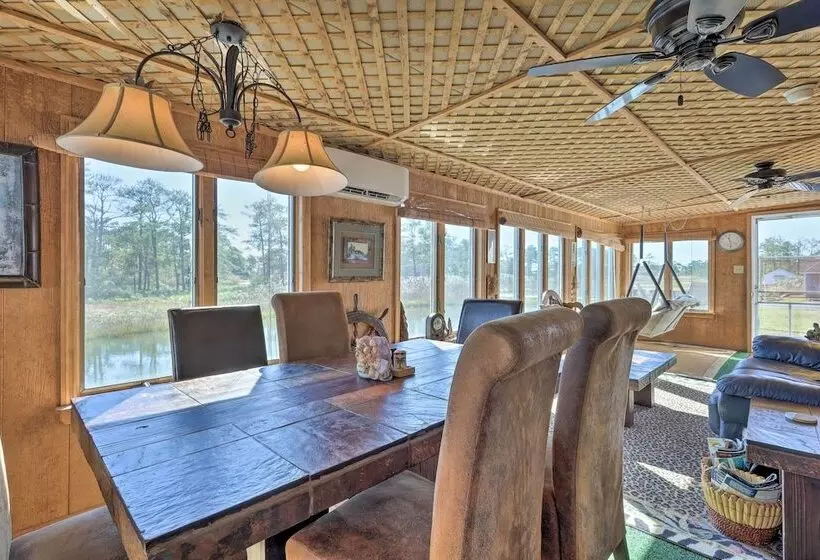 Quaint Chincoteague Island Hideaway W/ 2 Porches!