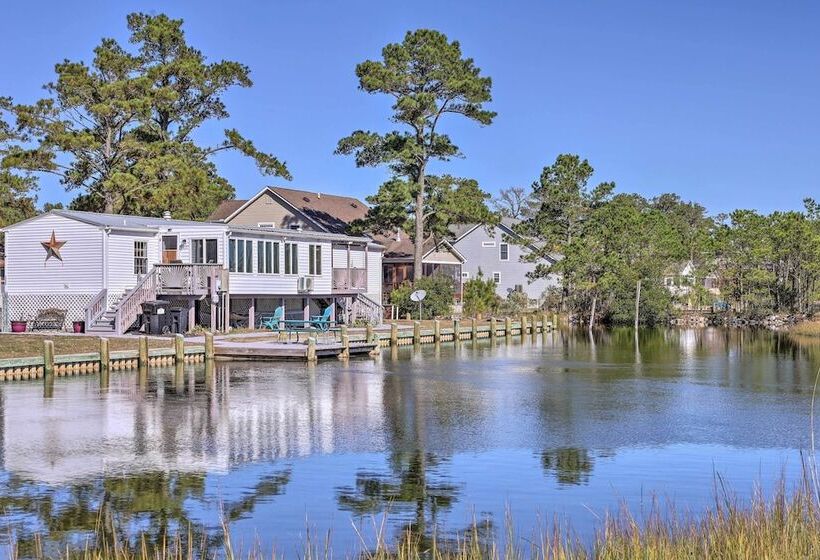 Quaint Chincoteague Island Hideaway W/ 2 Porches!