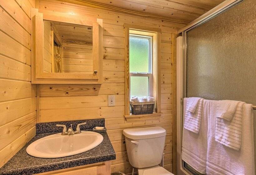 Quaint Mtn Cabin: Tiny Living Near Big Adventure