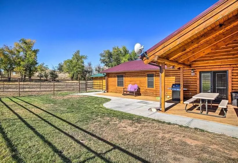 Remote Cabin W/ Gas Stove < 7 Mi To Town!