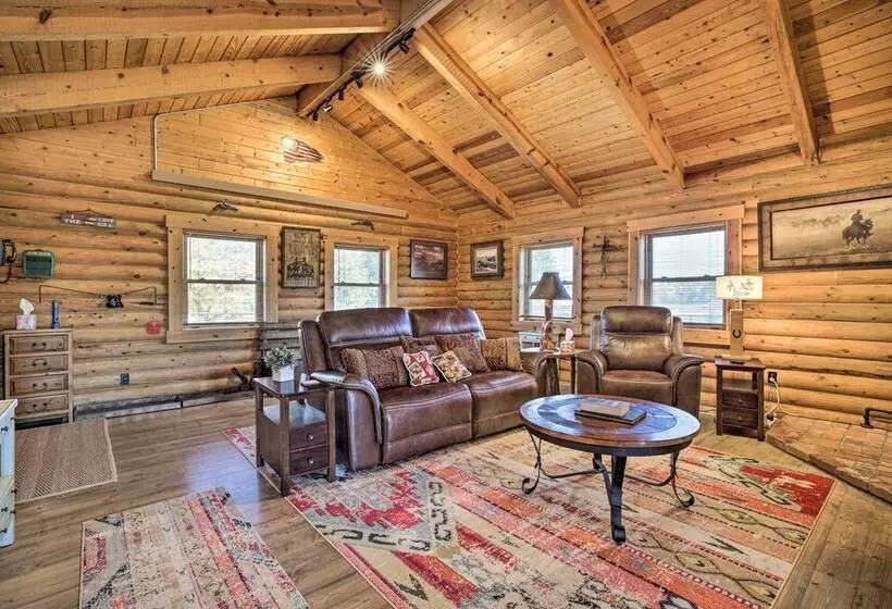 Remote Cabin W/ Gas Stove < 7 Mi To Town!