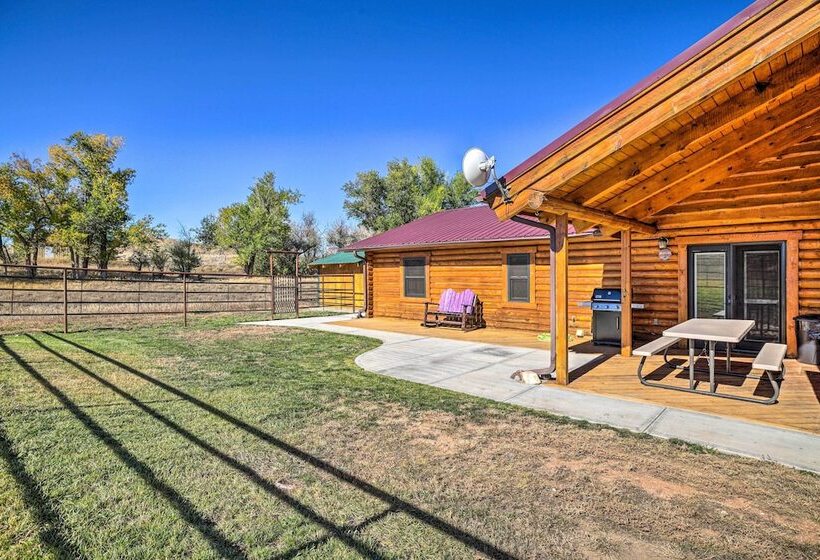 Remote Cabin W/ Gas Stove < 7 Mi To Town!