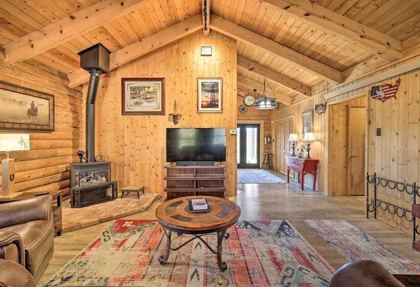 Remote Cabin W/ Gas Stove < 7 Mi To Town!