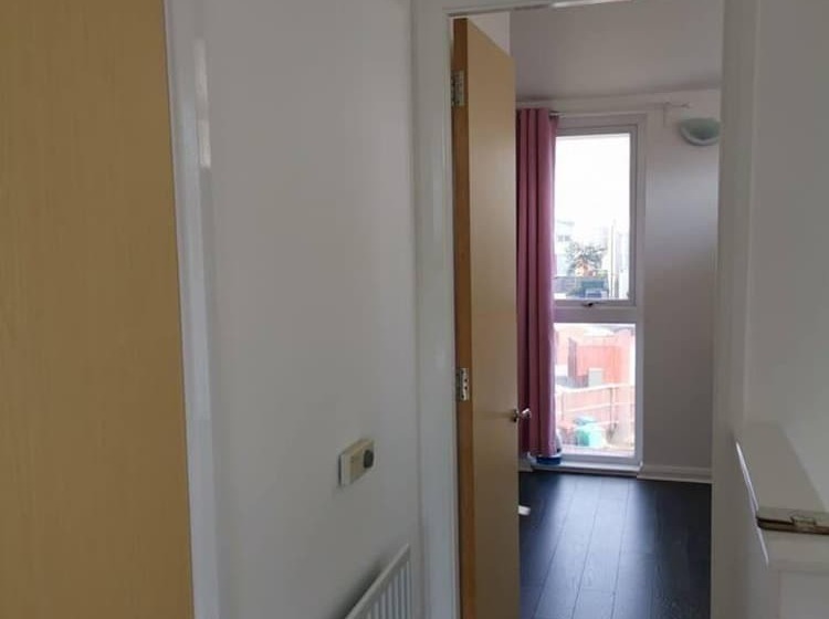 Резиденция Dellehomes Remarkable 4 Bed House In Manchester