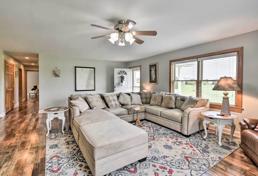 Pet Friendly Woodsy Gem: 1/4 Mi To Chesapeake Bay