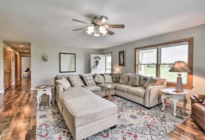 Pet Friendly Woodsy Gem: 1/4 Mi To Chesapeake Bay