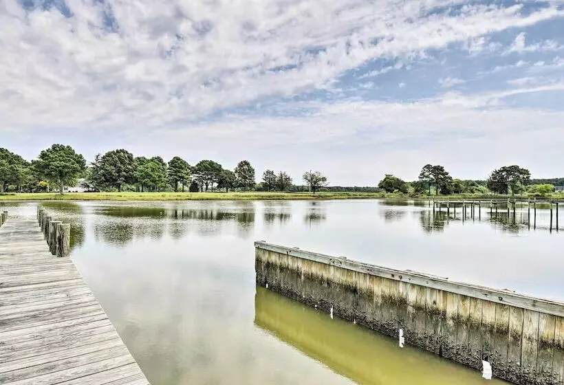 Pet Friendly Woodsy Gem: 1/4 Mi To Chesapeake Bay