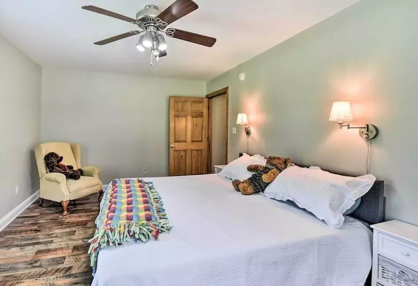 Pet Friendly Woodsy Gem: 1/4 Mi To Chesapeake Bay