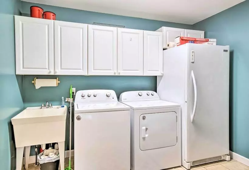 Pet Friendly Woodsy Gem: 1/4 Mi To Chesapeake Bay