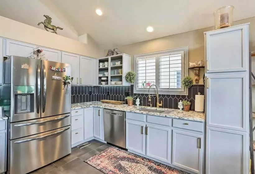 Scenic Home W/ Furnished Deck ~ 14 Mi To Denver