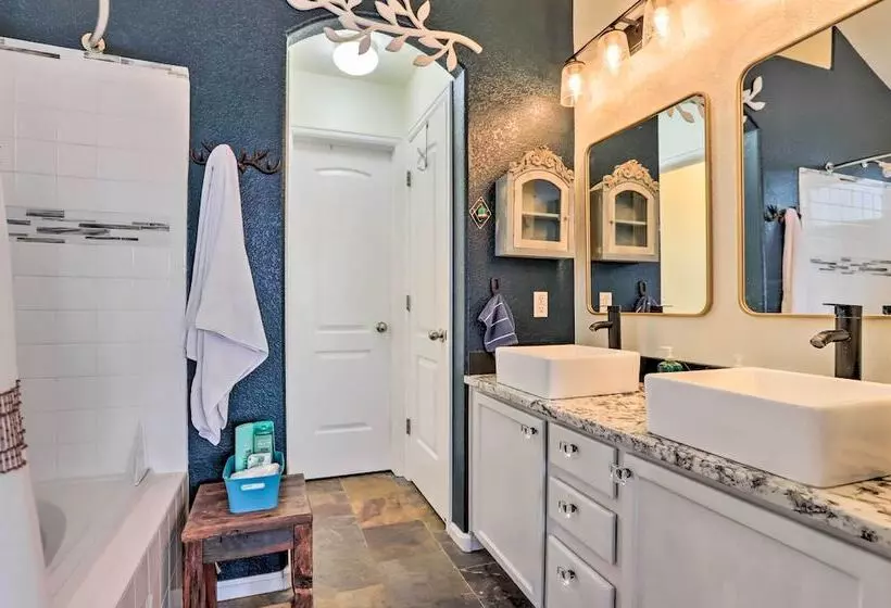 Scenic Home W/ Furnished Deck ~ 14 Mi To Denver