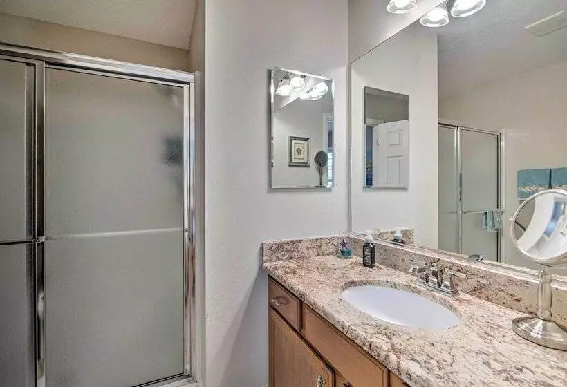 ~ 1 Mi To Golf: Home W/ Patio In The Villages!
