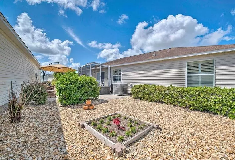 ~ 1 Mi To Golf: Home W/ Patio In The Villages!