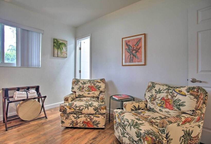 Vibrant Home W/ Outdoor Oasis ~ 1 Mi To Beach!