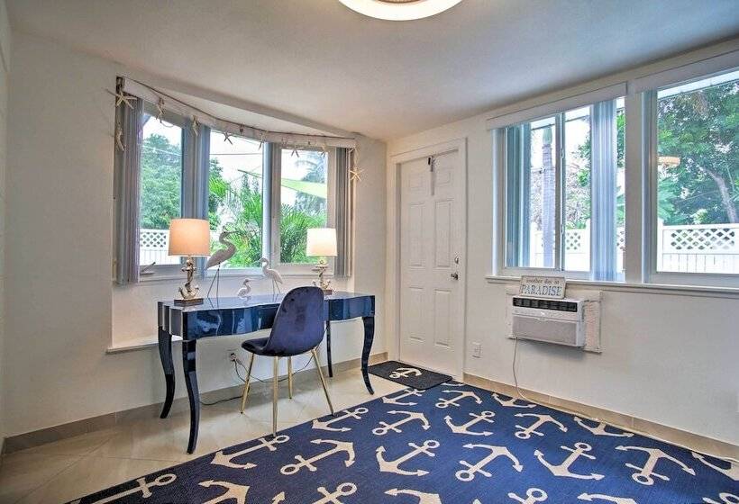 Vibrant Home W/ Outdoor Oasis ~ 1 Mi To Beach!