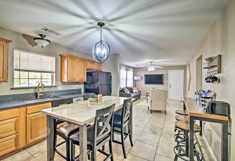2 Mi To Historic Sites: Cozy Fort Smith Home!