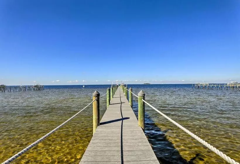 Apollo Beach House W/ Private Pool + Hot Tub