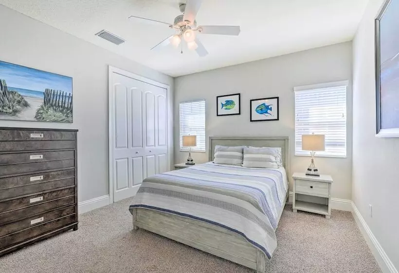 Apollo Beach House W/ Private Pool + Hot Tub