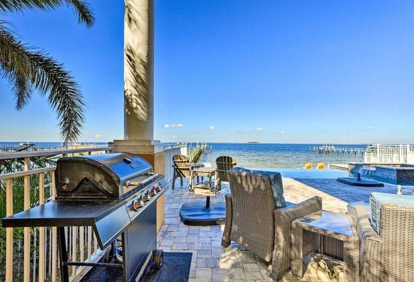 Apollo Beach House W/ Private Pool + Hot Tub