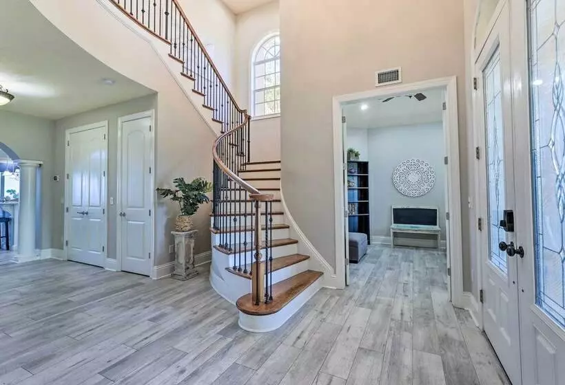 Apollo Beach House W/ Private Pool + Hot Tub