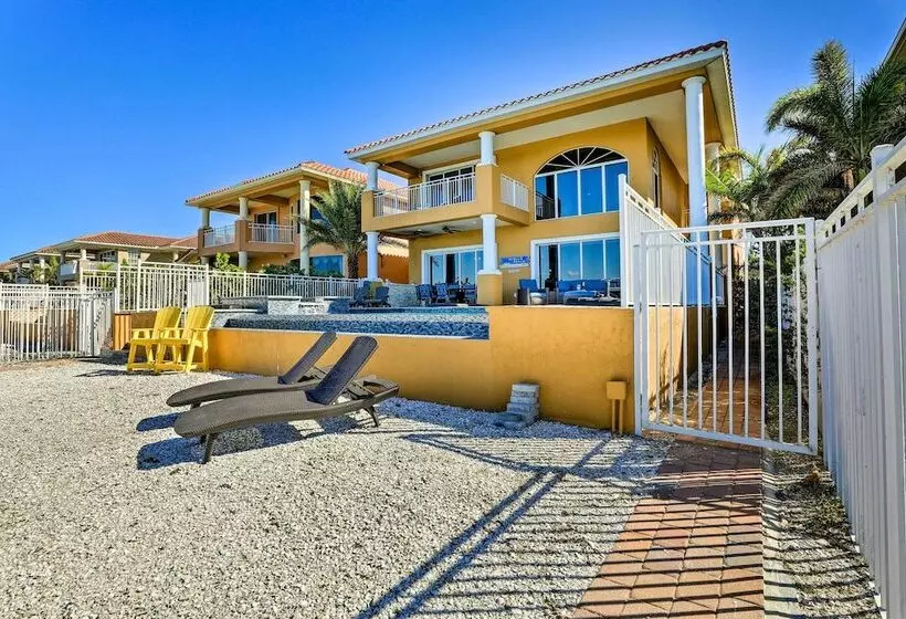 Apollo Beach House W/ Private Pool + Hot Tub