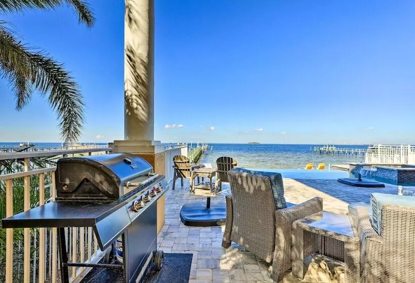 Apollo Beach House W/ Private Pool + Hot Tub