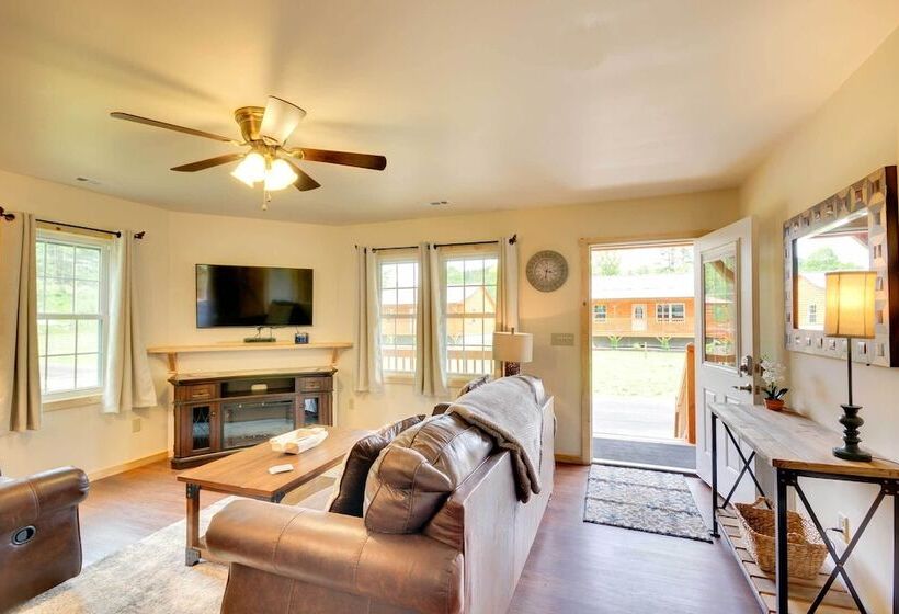 Bears Den Cabin W/ Porch ~ 5 Mi To Bryson City!