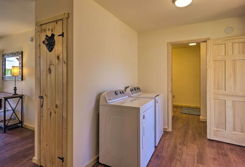 Bears Den Cabin W/ Porch ~ 5 Mi To Bryson City!