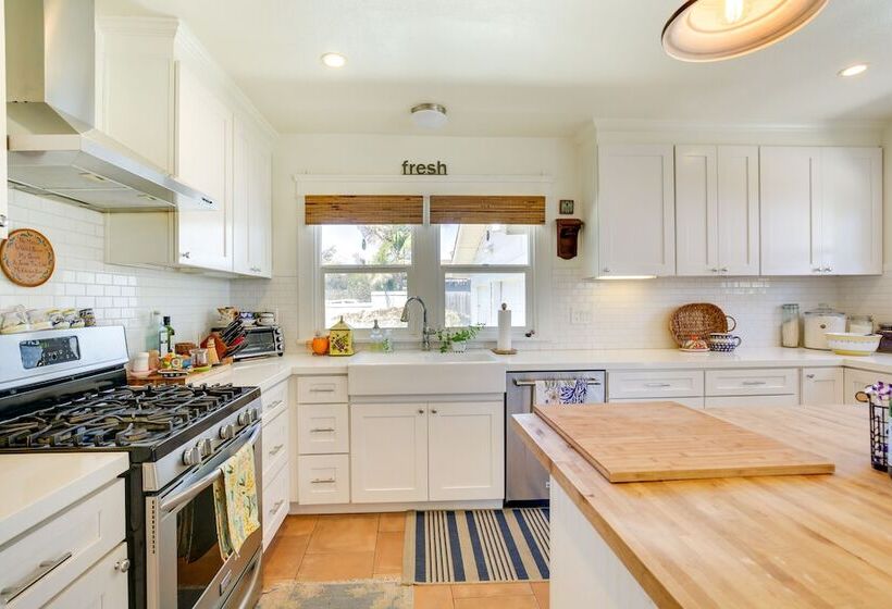 Beautiful South Oceanside Bungalow: 1 Mi To Beach!