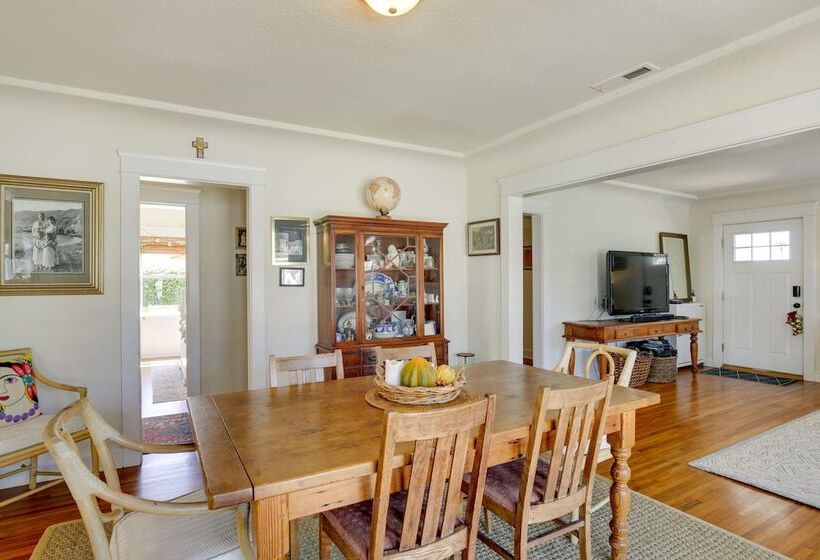 Beautiful South Oceanside Bungalow: 1 Mi To Beach!