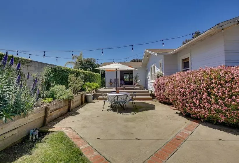 Beautiful South Oceanside Bungalow: 1 Mi To Beach!