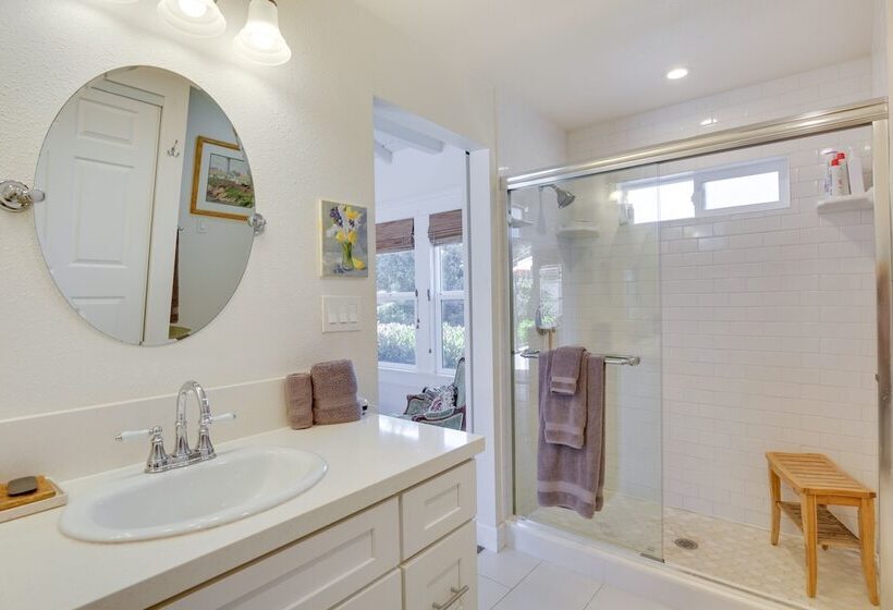 Beautiful South Oceanside Bungalow: 1 Mi To Beach!