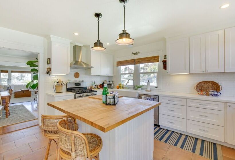 Beautiful South Oceanside Bungalow: 1 Mi To Beach!