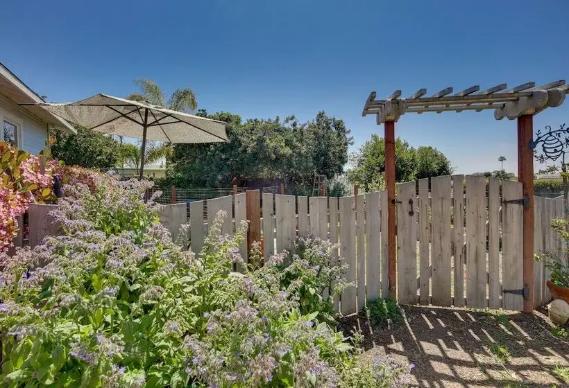 Beautiful South Oceanside Bungalow: 1 Mi To Beach!