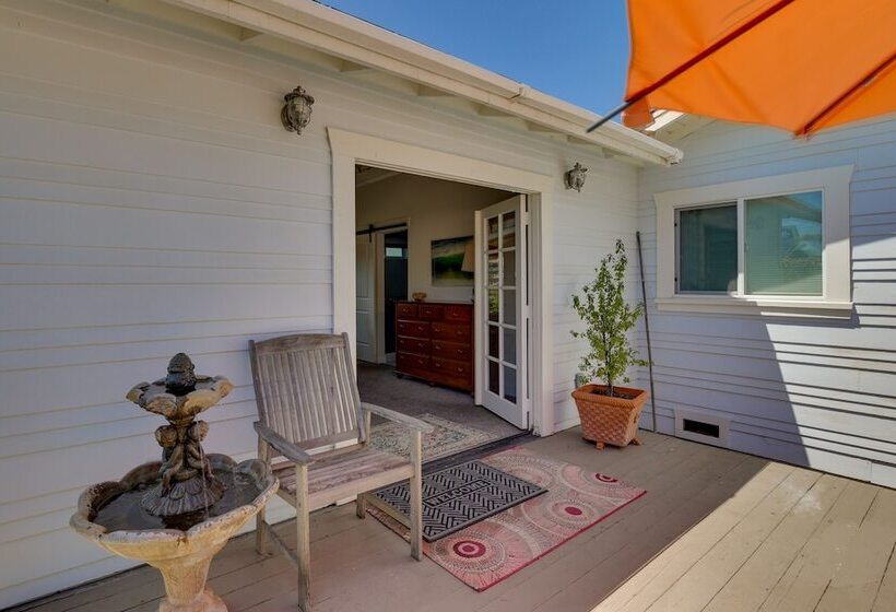 Beautiful South Oceanside Bungalow: 1 Mi To Beach!