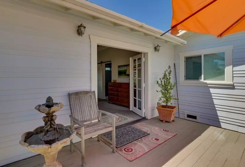 Beautiful South Oceanside Bungalow: 1 Mi To Beach!