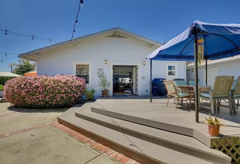 Beautiful South Oceanside Bungalow: 1 Mi To Beach!