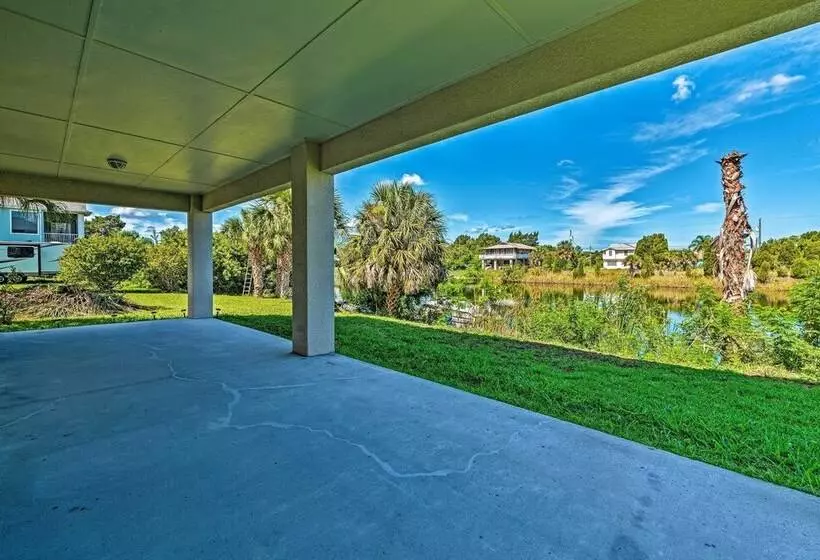 Bright Bayfront Home < 2 Mi To Hernando Beach!