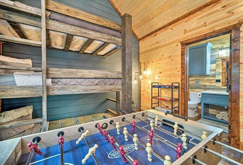 Broken Bow Cabin W/ Covered Deck & Hot Tub!