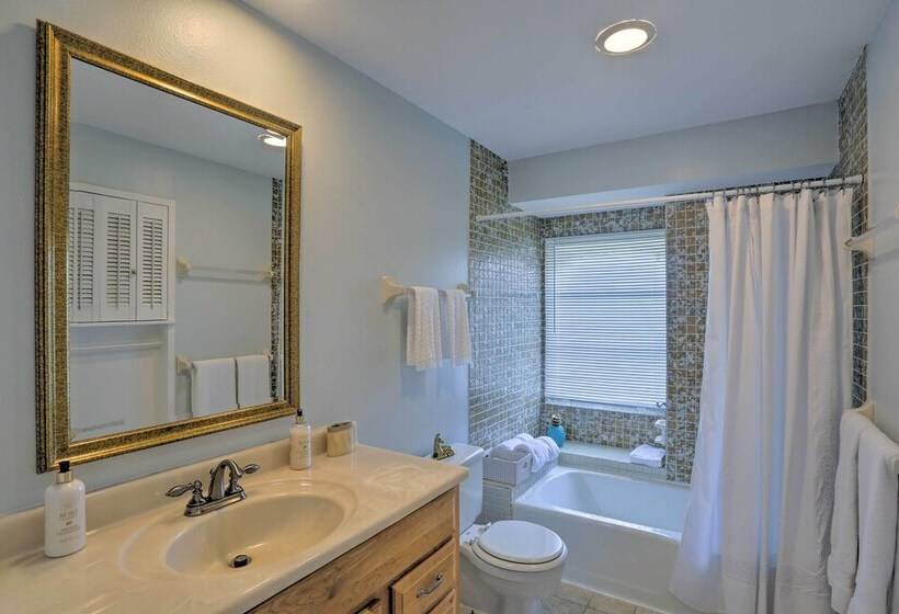 Cape Coral Home W/ Spacious Patio & Private Pool!