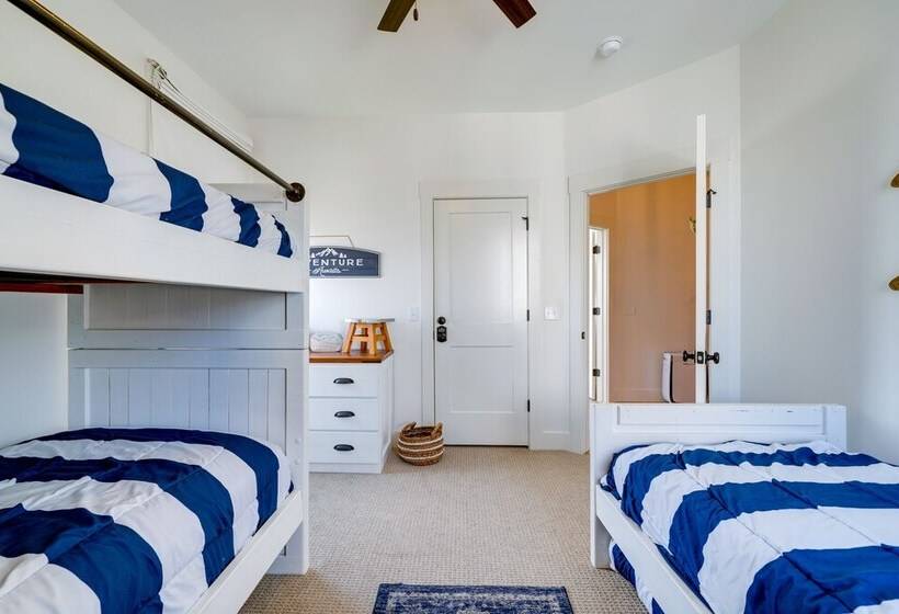 Carlton Landing Home W/ Poolside Lake View!