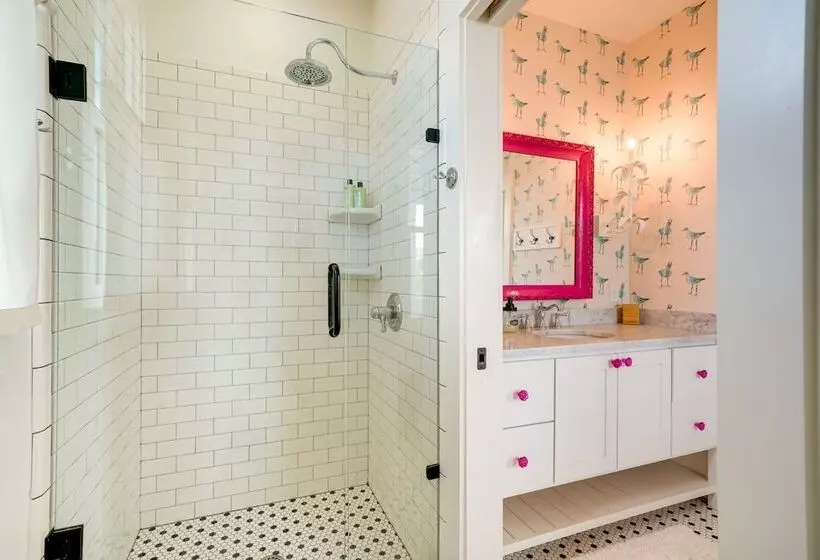 Carlton Landing Home W/ Poolside Lake View!